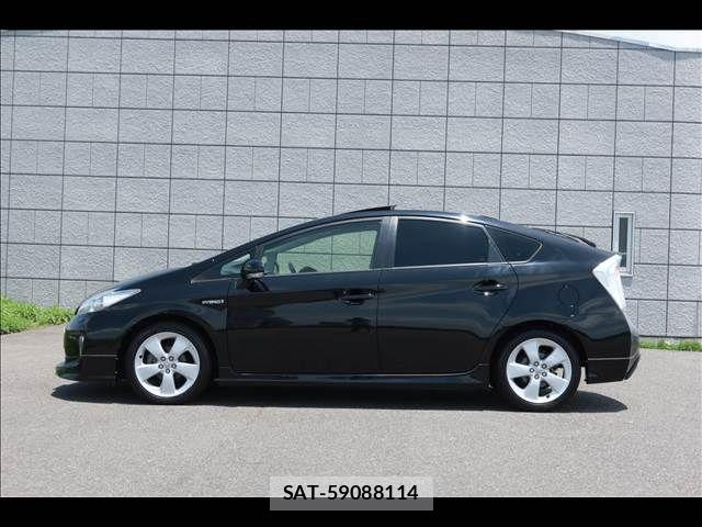 Toyota PRIUS 2013-08 8146467-6