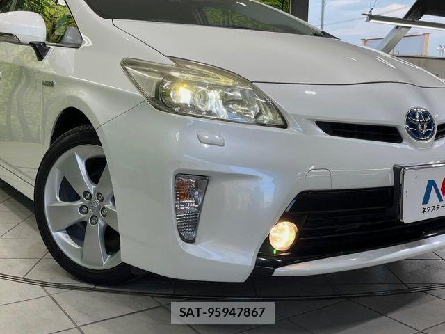 Toyota PRIUS 2015-02 8146464-11