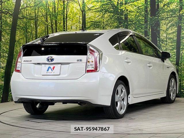 Toyota PRIUS 2015-02 8146464-16