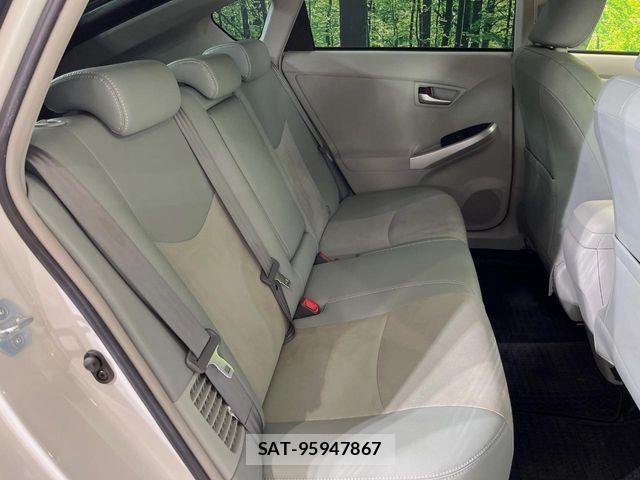 Toyota PRIUS 2015-02 8146464-8