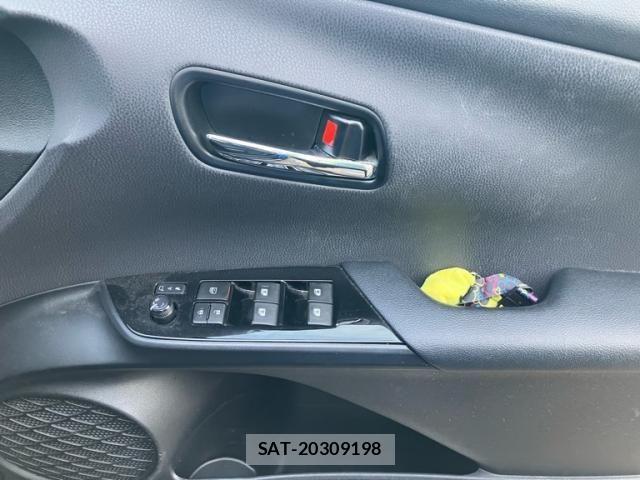 Toyota PRIUS 2016-03 8146466-11