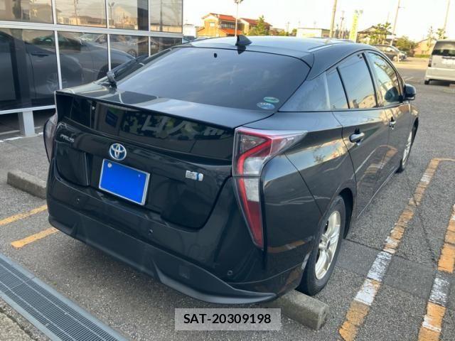 Toyota PRIUS 2016-03 8146466-2