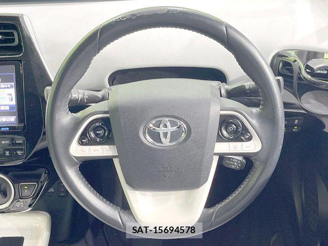 Toyota PRIUS 2016-01 8146460-10