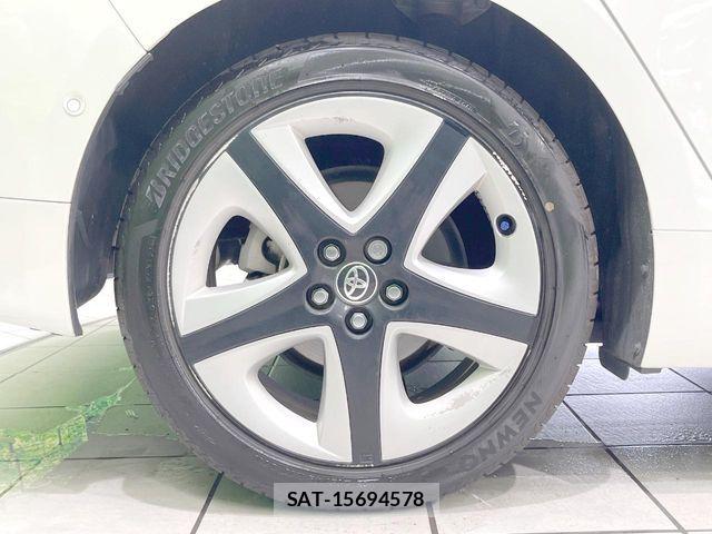 Toyota PRIUS 2016-01 8146460-12