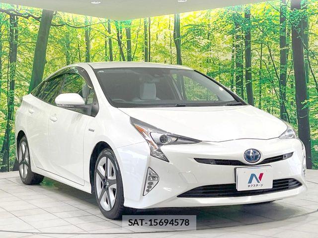 Toyota PRIUS 2016-01 8146460-15