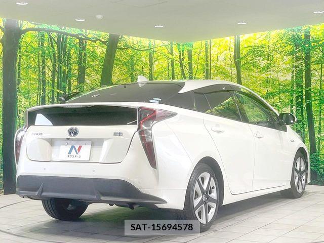 Toyota PRIUS 2016-01 8146460-16