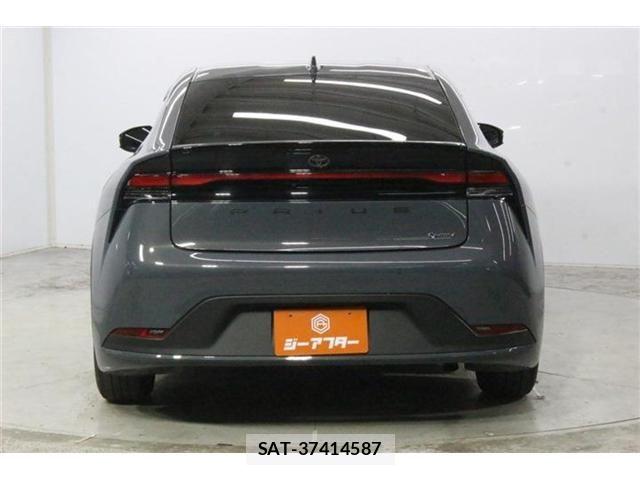 Toyota PRIUS 2023-02 8146453-5
