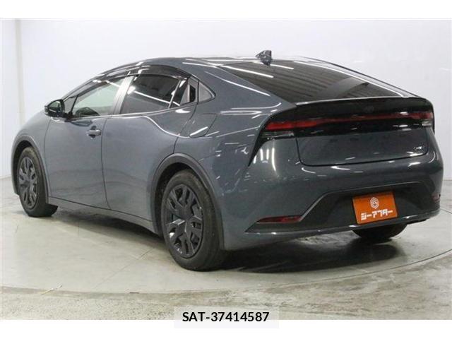 Toyota PRIUS 2023-02 8146453-6
