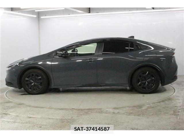Toyota PRIUS 2023-02 8146453-7