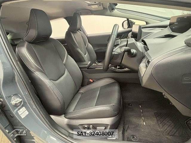 Toyota PRIUS 2023-11 8146437-10
