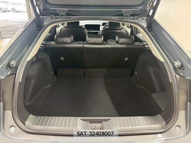 Toyota PRIUS 2023-11 8146437-12
