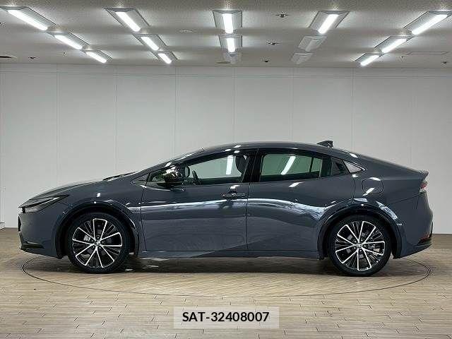 Toyota PRIUS 2023-11 8146437-16