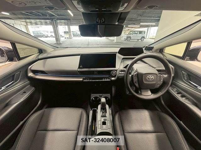 Toyota PRIUS 2023-11 8146437-1