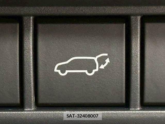 Toyota PRIUS 2023-11 8146437-7