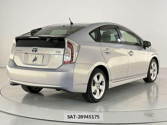 Toyota PRIUS 2012-10 8159034-11