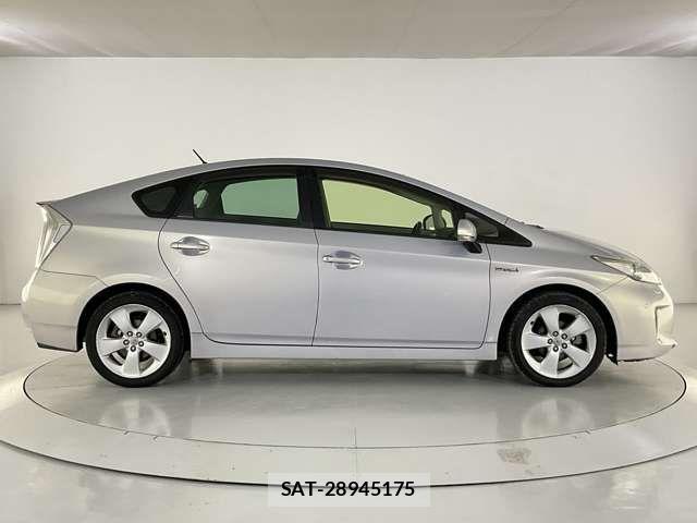 Toyota PRIUS 2012-10 8159034-12