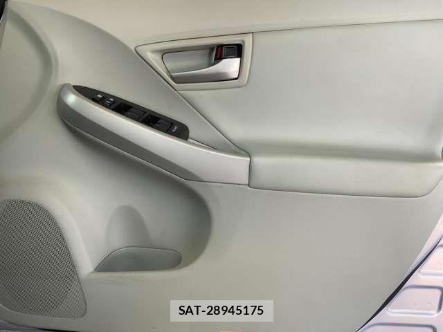 Toyota PRIUS 2012-10 8159034-18