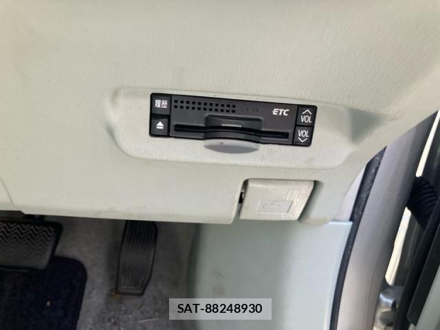 Toyota PRIUS 2010-12 8159045-15