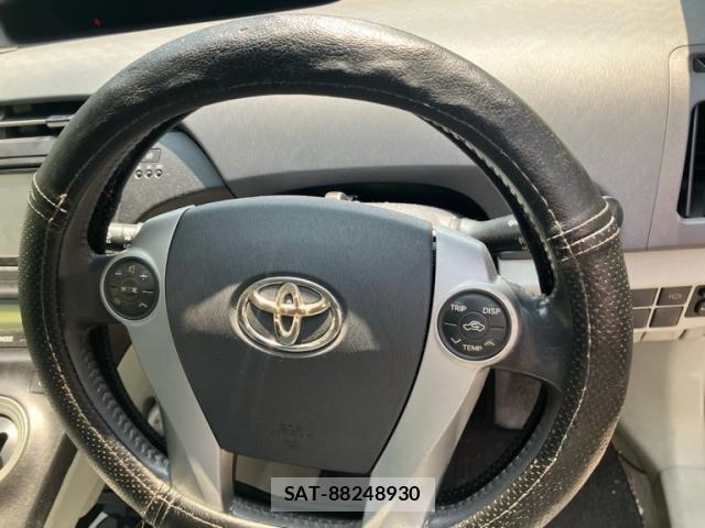 Toyota PRIUS 2010-12 8159045-17