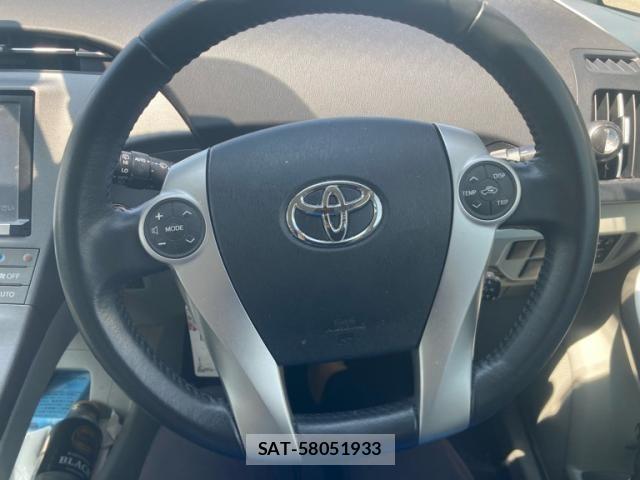 Toyota PRIUS 2015-02 8159033-10