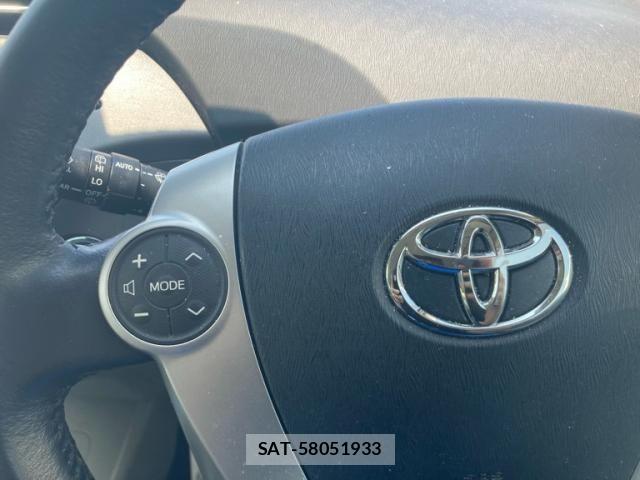 Toyota PRIUS 2015-02 8159033-11
