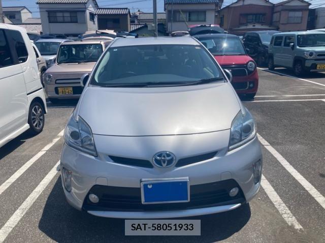 Toyota PRIUS 2015-02 8159033-1