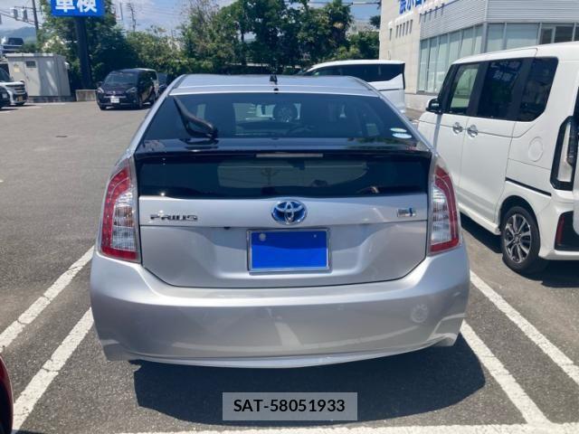 Toyota PRIUS 2015-02 8159033-2