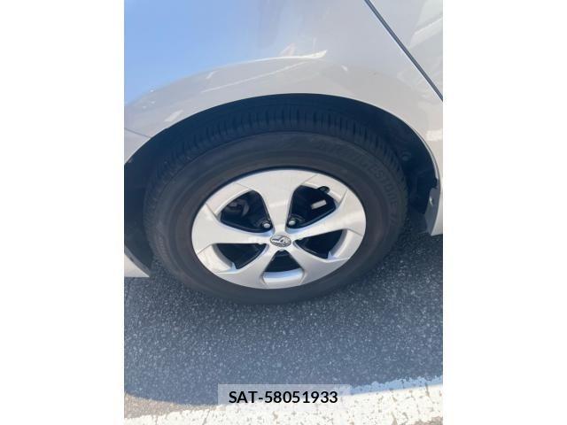 Toyota PRIUS 2015-02 8159033-4
