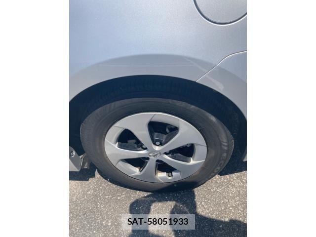 Toyota PRIUS 2015-02 8159033-5