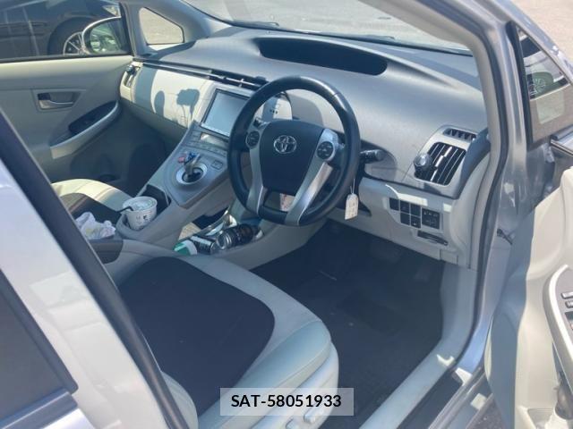 Toyota PRIUS 2015-02 8159033-7