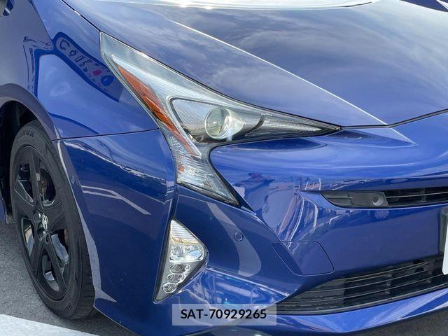 Toyota PRIUS 2017-11 8159027-11