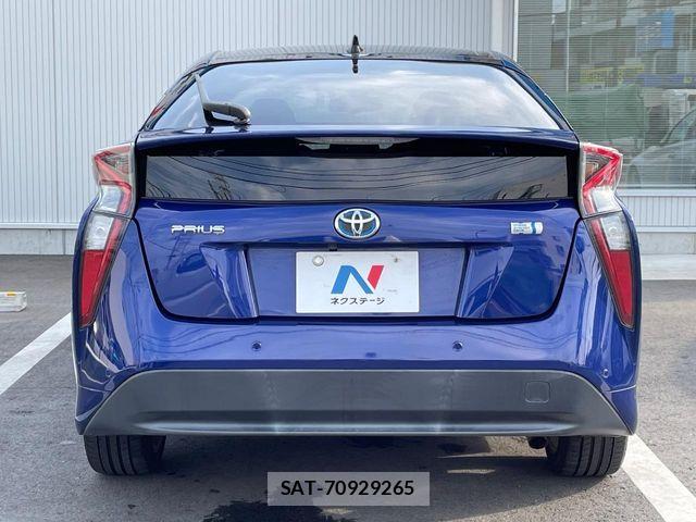 Toyota PRIUS 2017-11 8159027-14