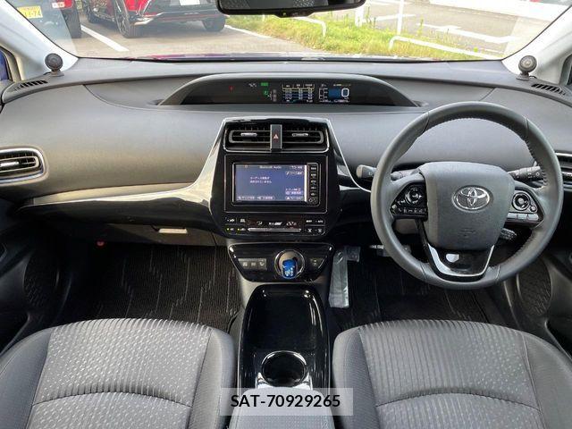 Toyota PRIUS 2017-11 8159027-1
