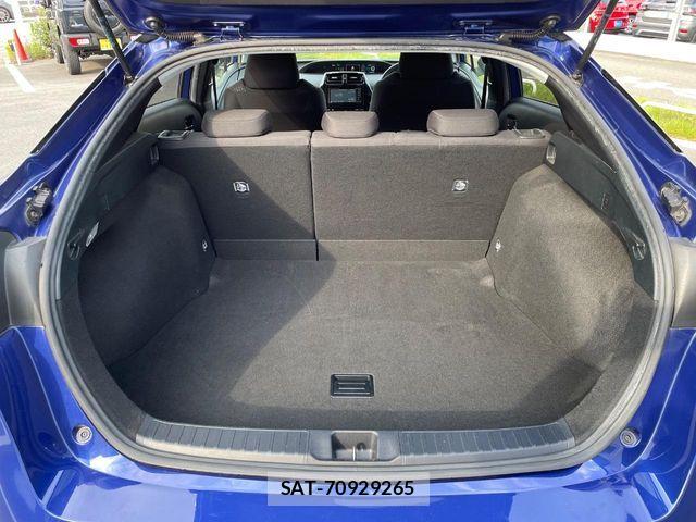 Toyota PRIUS 2017-11 8159027-8