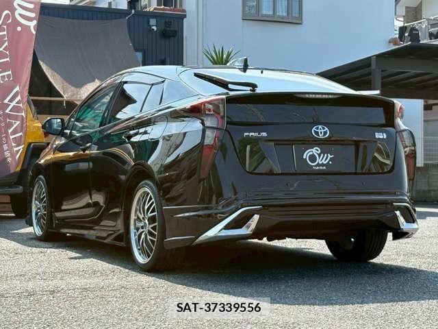 Toyota PRIUS 2016-09 8159029-6