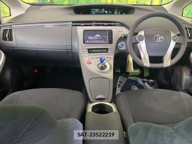 Toyota PRIUS 2015-06 8159032-1