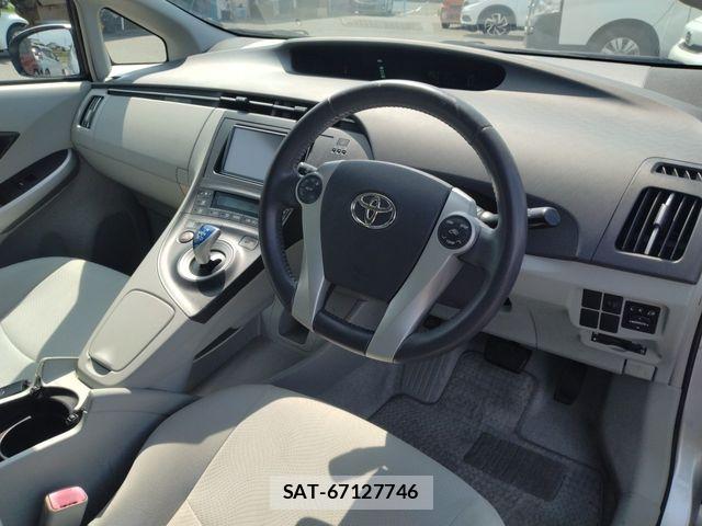 Toyota PRIUS 2010-04 8159043-16