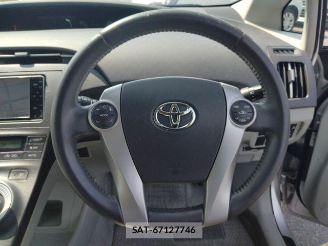 Toyota PRIUS 2010-04 8159043-18