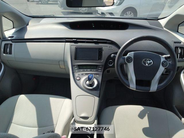Toyota PRIUS 2010-04 8159043-1