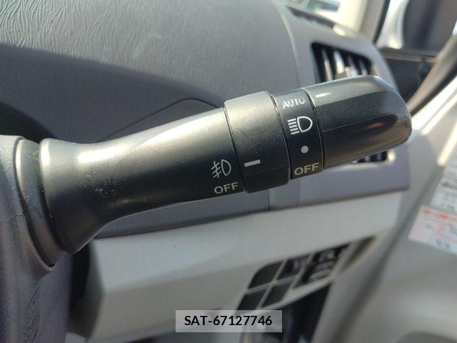 Toyota PRIUS 2010-04 8159043-21