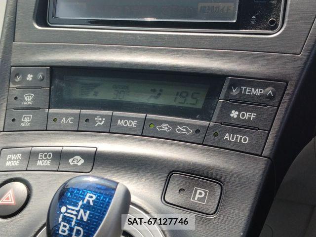 Toyota PRIUS 2010-04 8159043-27
