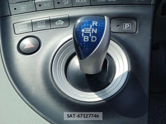 Toyota PRIUS 2010-04 8159043-28
