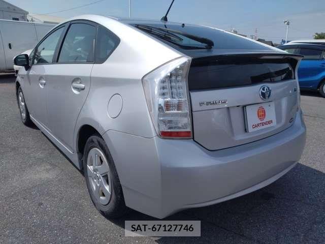 Toyota PRIUS 2010-04 8159043-2