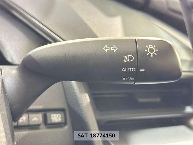 Toyota PRIUS 2023-02 8159019-11