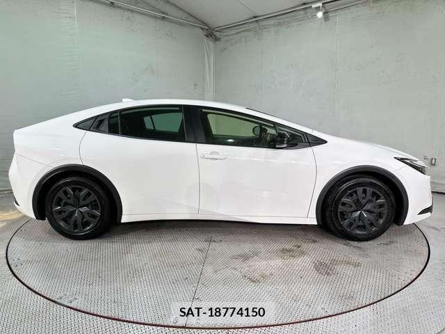 Toyota PRIUS 2023-02 8159019-3