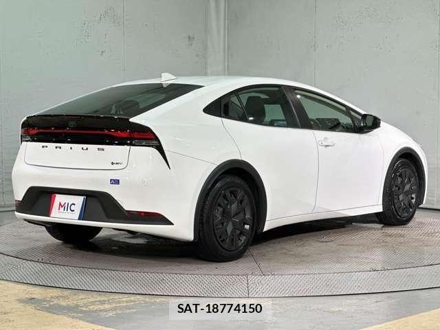 Toyota PRIUS 2023-02 8159019-4