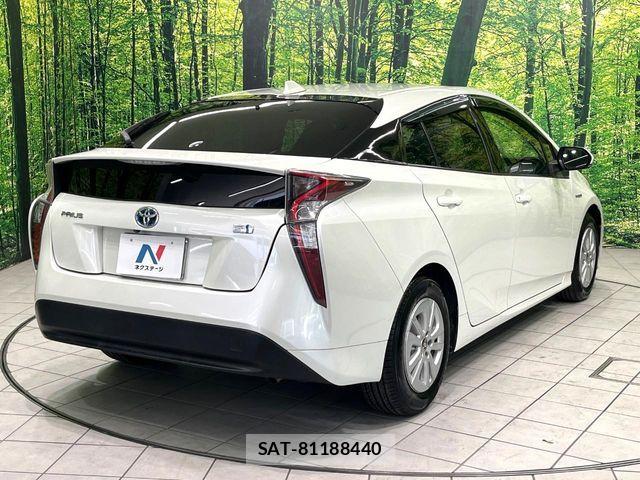Toyota PRIUS 2017-03 8159026-16