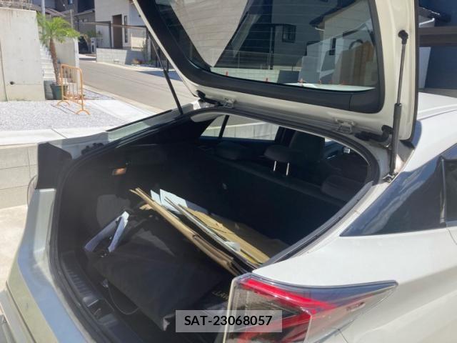 Toyota PRIUS 2018-07 8159030-10
