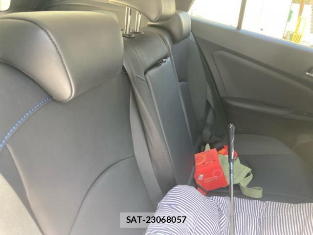 Toyota PRIUS 2018-07 8159030-16