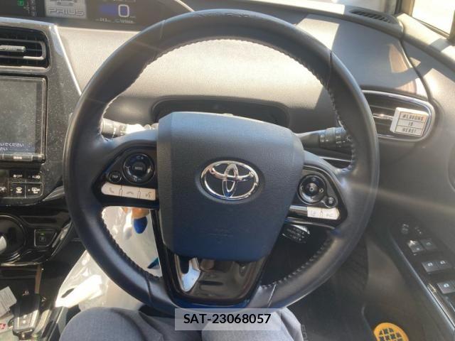 Toyota PRIUS 2018-07 8159030-17